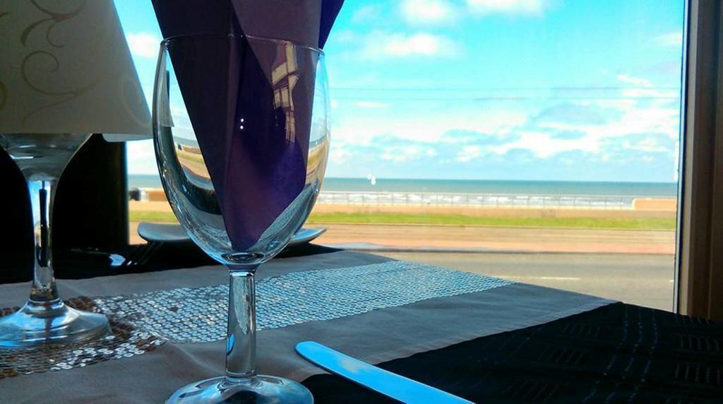 Crystals On The Prom Otel Blackpool Dış mekan fotoğraf